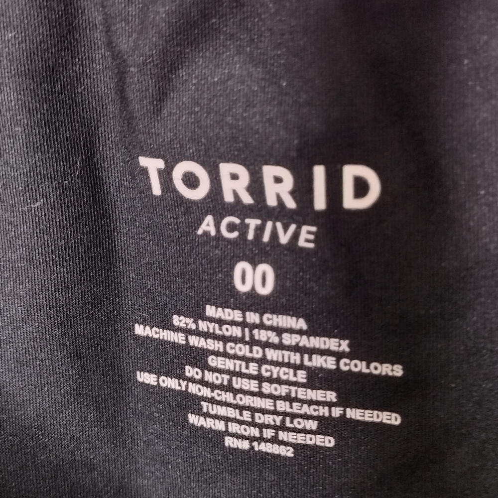 Torrid Active scoop neck black short sleeve shirt 00 women's size 10 M/L - Picture 2 of 3